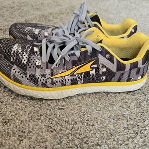 Altra Running Shoes with Yellow and Gray Accents Escalante 8.5